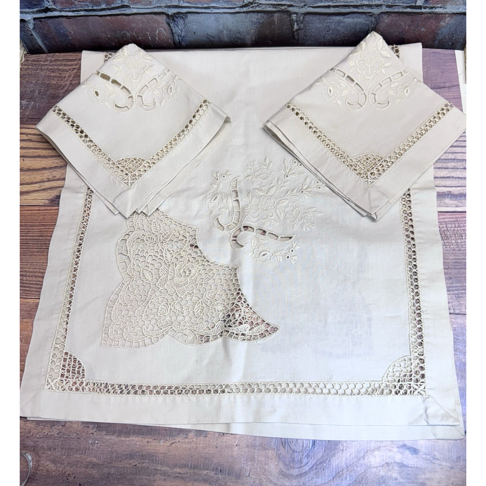 Vintage Set Embroidered Beige Table‎ Runner w 2 Napkins Cutwork Embroidery